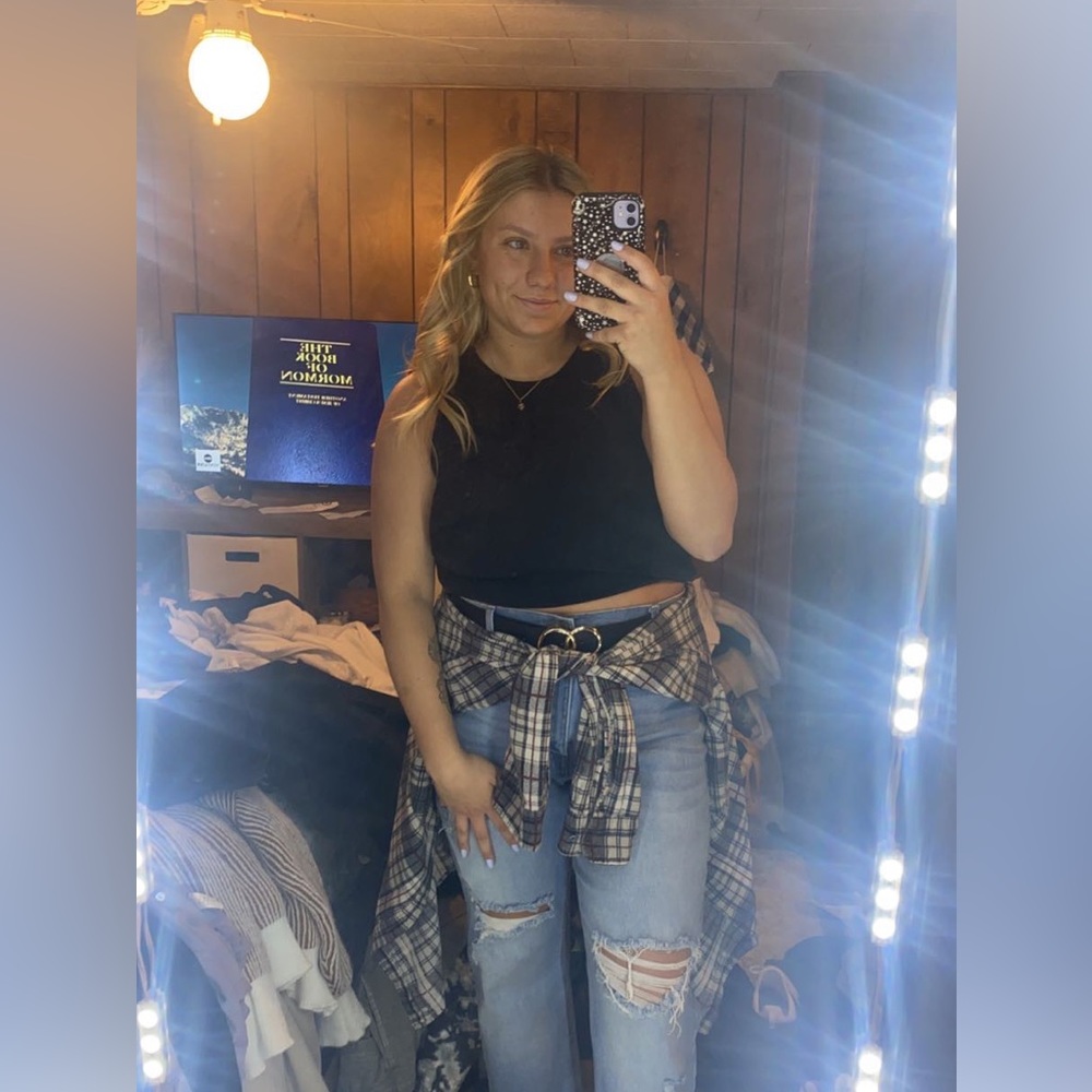 Meet your Posher, Ella